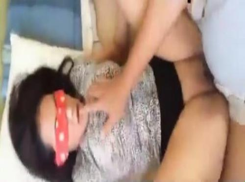 Bokep Ngentot ABG Montok Sambil Mata