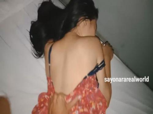Buka pakaianmu dan ayo bercinta denganmu